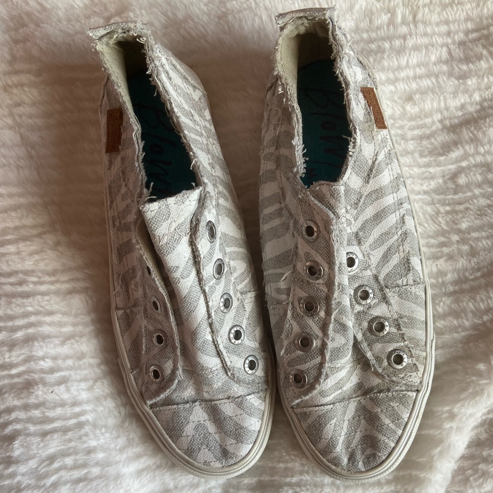 Blowfish Distressed Off White Zebra Print Linen Canvas Low Top Sneakers